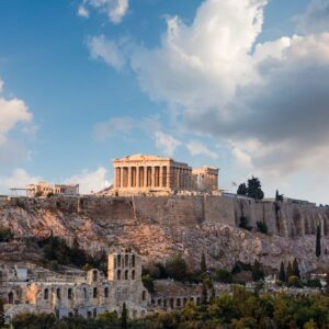 A picture of the city of Athens on a hill